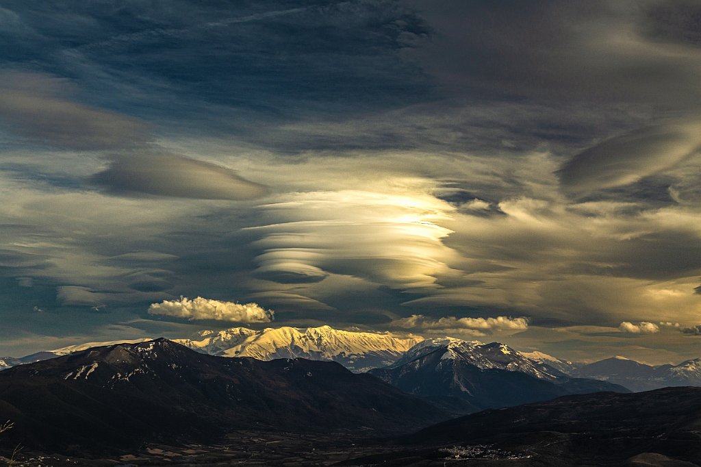 MIGLIARELLI GRAZIA-TEMA A- NUBI LENTICOLARI.jpg